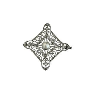 Art Deco Brooch In Platinum, Diamonds And Natural  Pearl