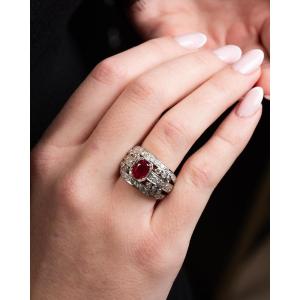 Bague en  platine ornée d'un rubis Birman
