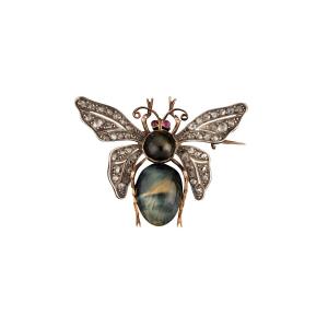 Broche Papillon en or, agate, diamants et rubis