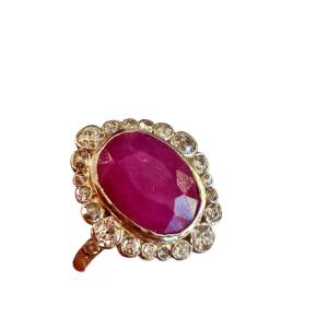 Bague ancienne en or sertie d'un rubis Birman naturel