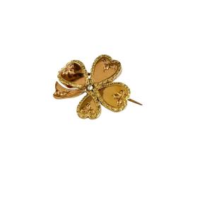 Broche trèfle à quatre feuilles en or