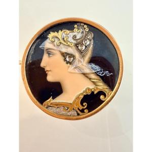 Broche en or et email