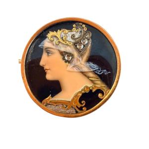 Broche en or et email