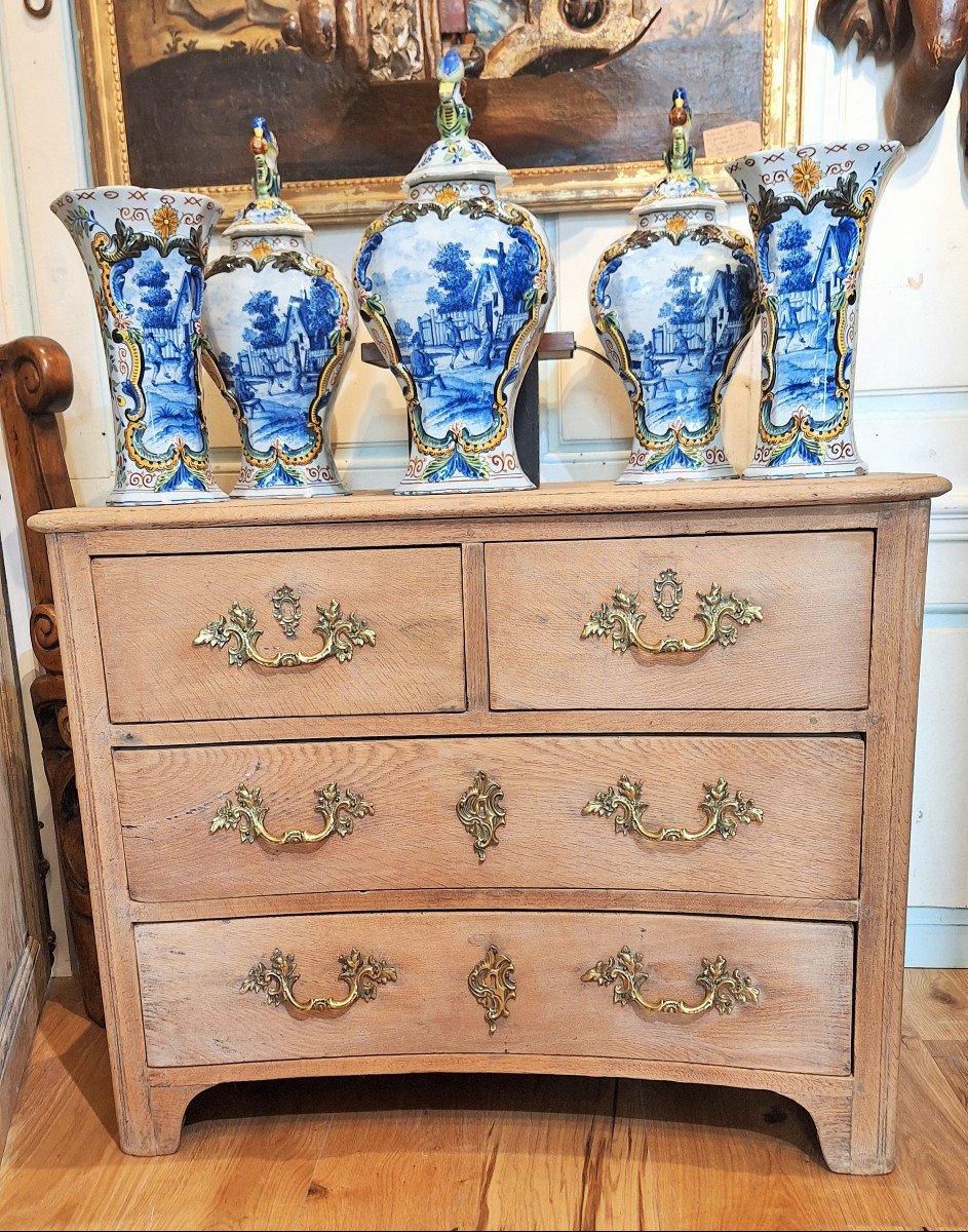 Small Concave Shaped Natural Wood Chest Of Drawers Late 18th Century