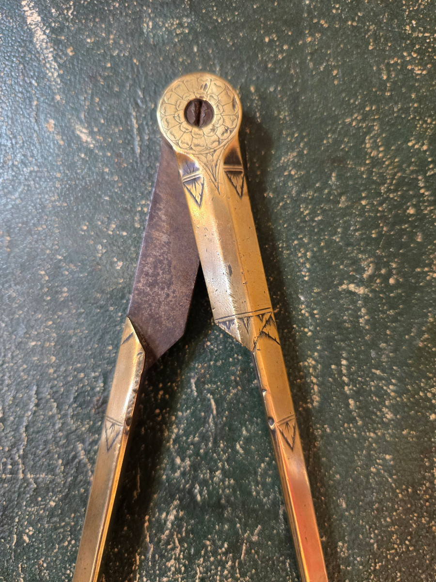 18th Century Compass In Iron And Bronze-photo-3