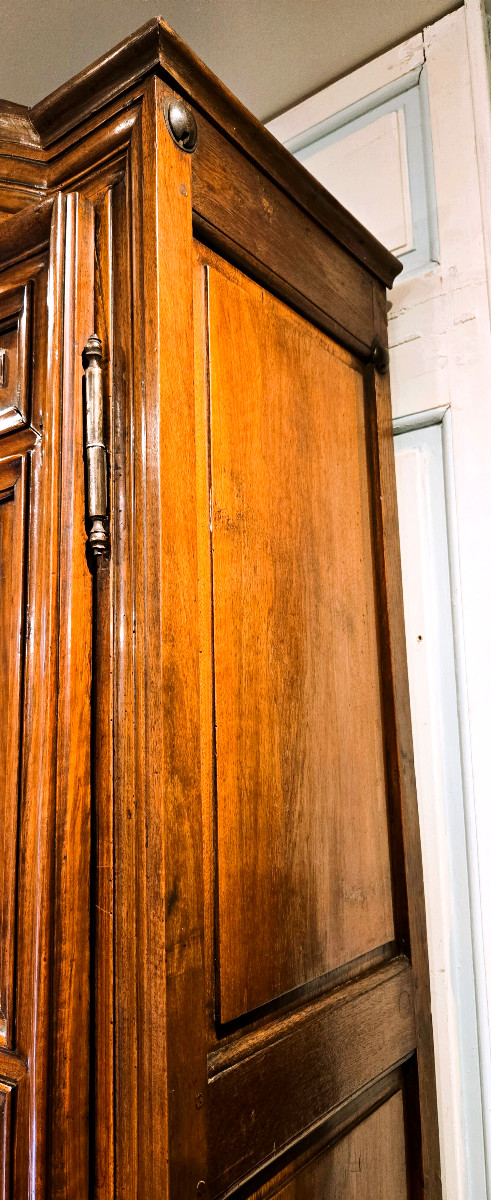 18th Century Parisian Two-part Walnut Buffet-photo-1