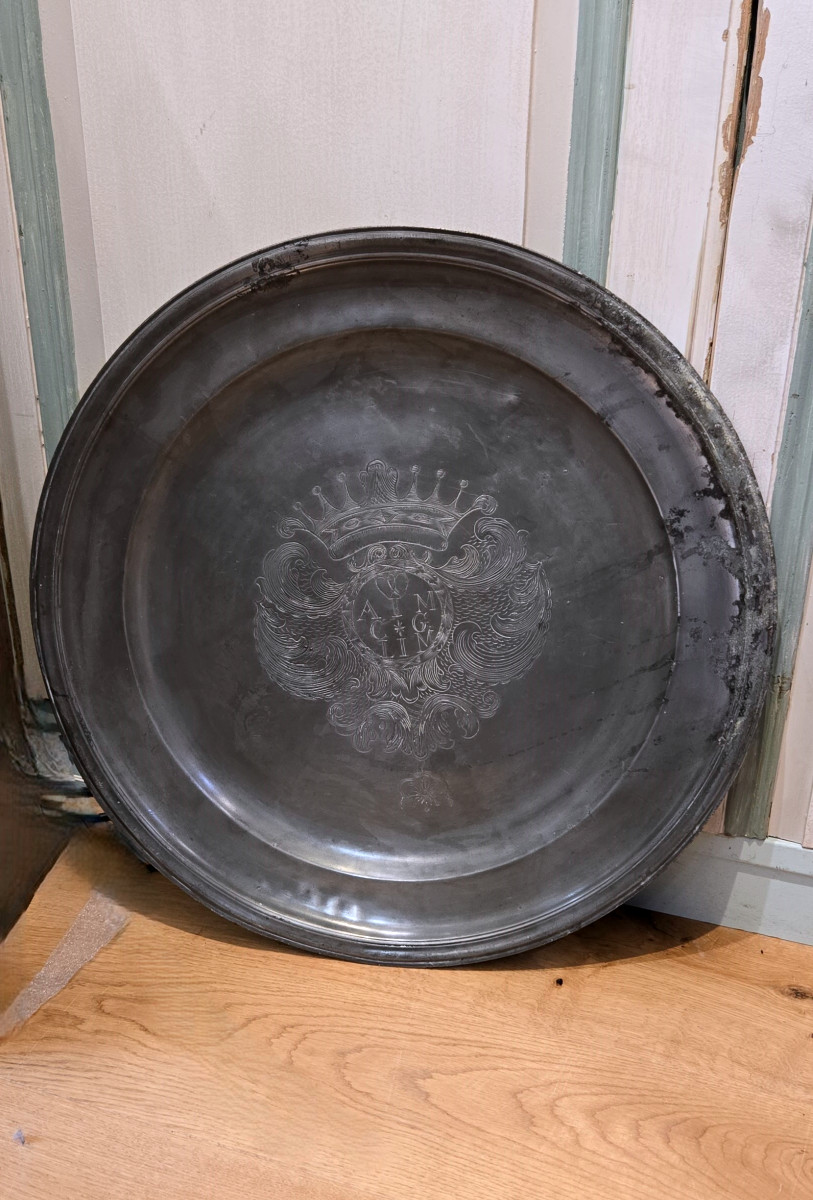Important Ceremonial Pewter Platter With Coat Of Arms - Engraved Wedding Ring, Late 17th Century-photo-2