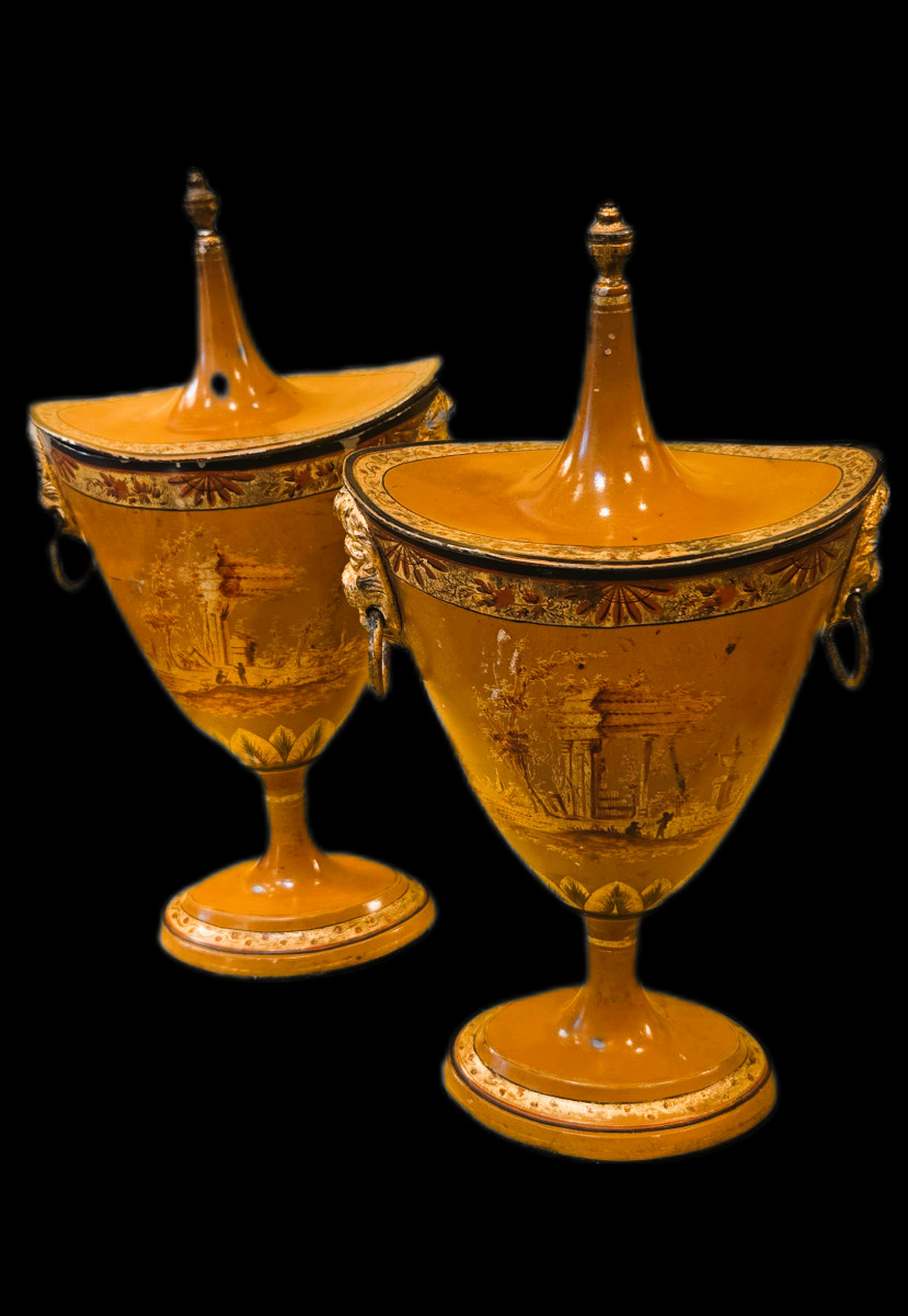 paire de vases en tôle peinte à décor de ruines antiques début XIXème