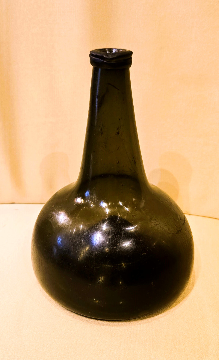 Late 17th Century Glass "onion" Bottle 