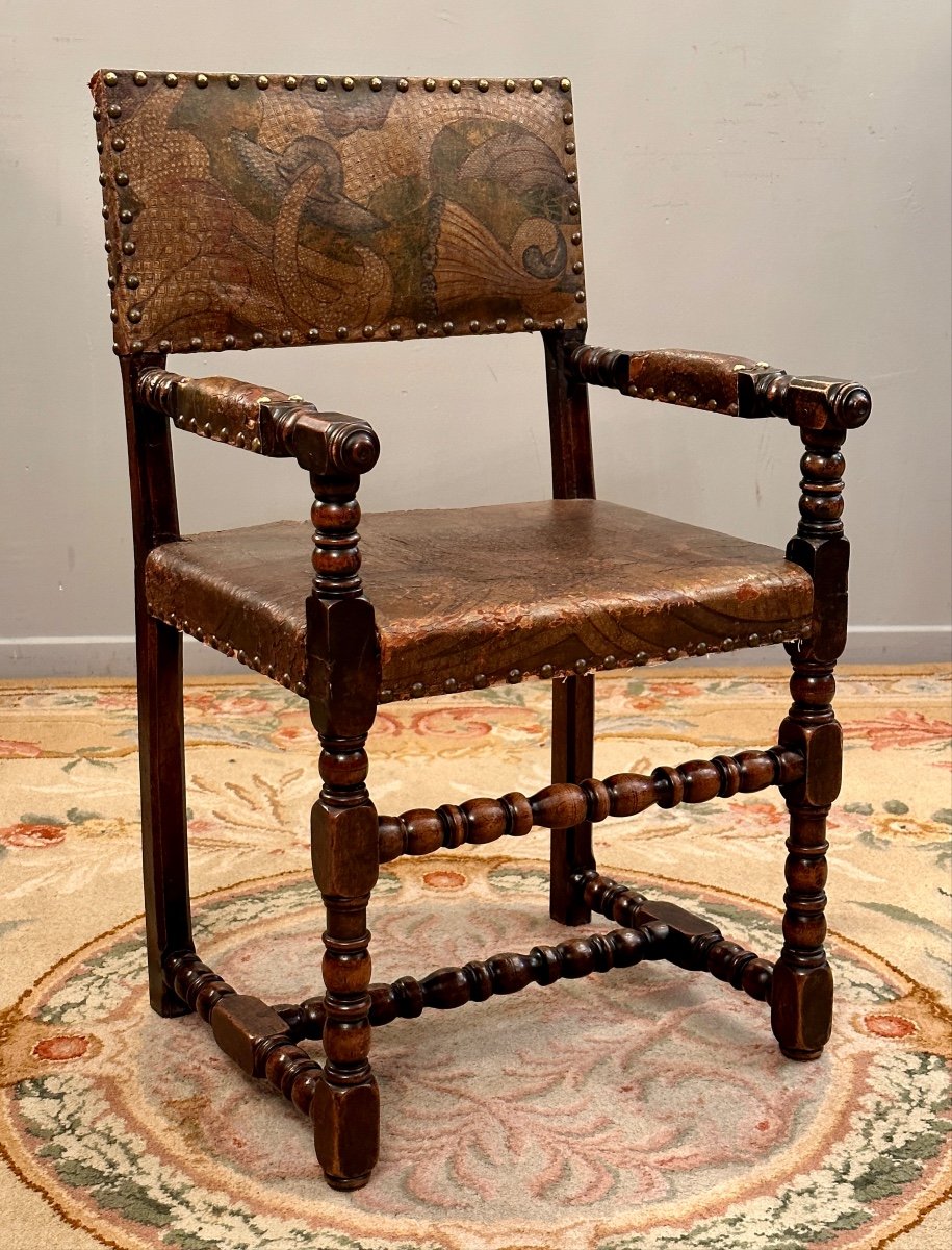 Chaise A Bras Cuir De Cordoue d'Epoque Louis XIII XVIIeme