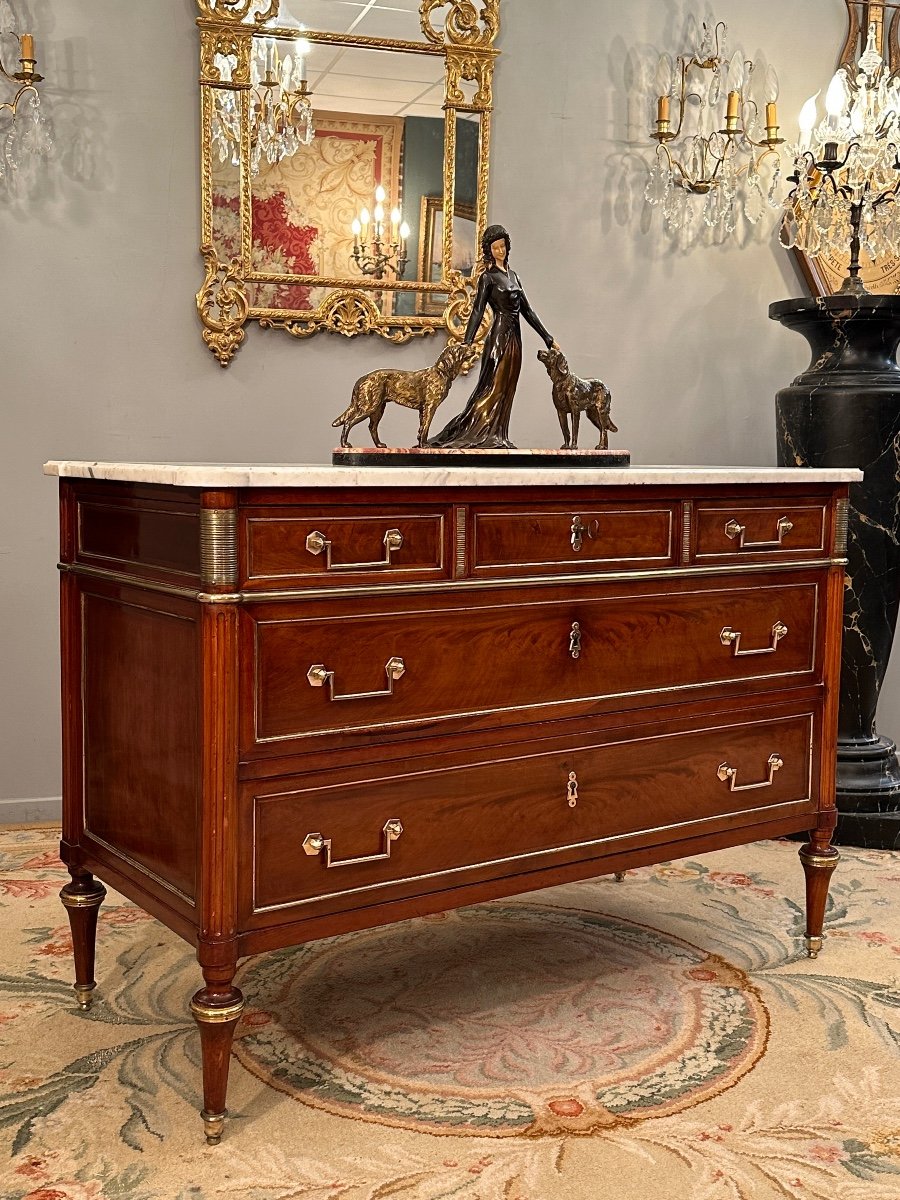 Commode d'Epoque Louis XVI En Acajou Epoque XVIIIème Vers 1770