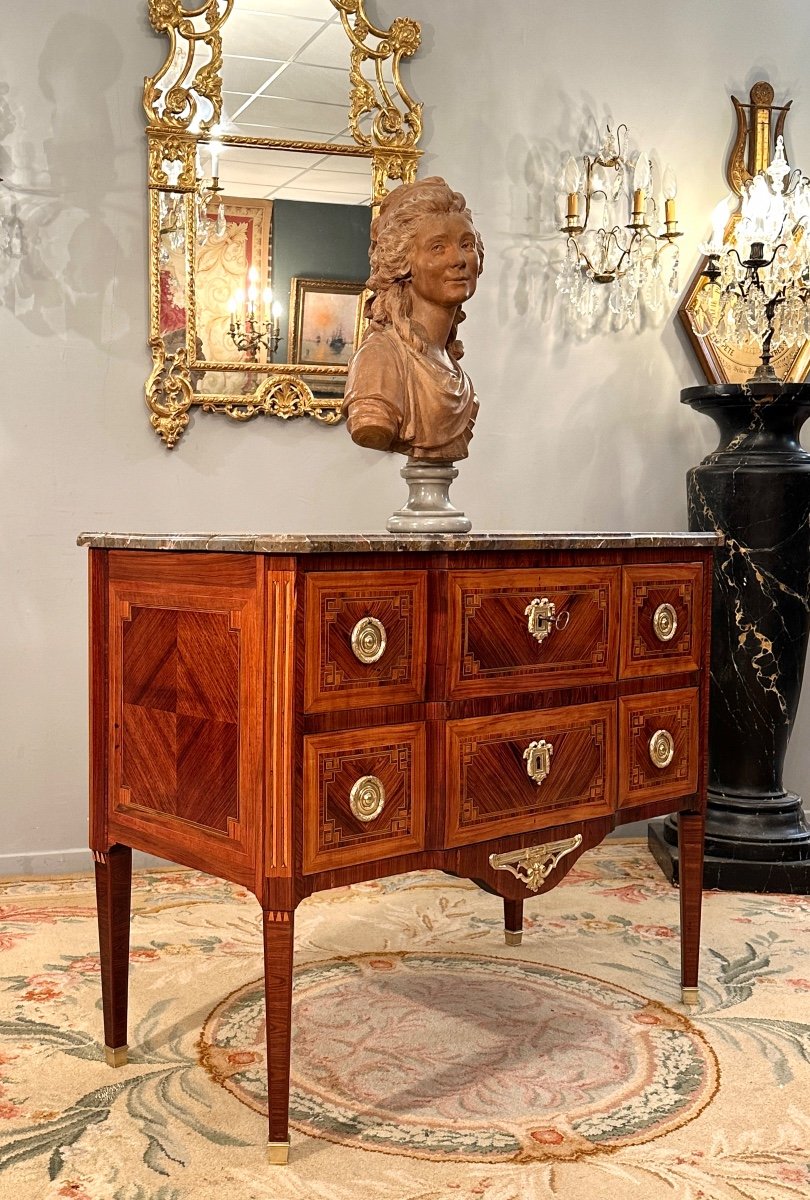 Commode Sauteuse En Marqueterie d'Epoque Louis XVI Vers 1770