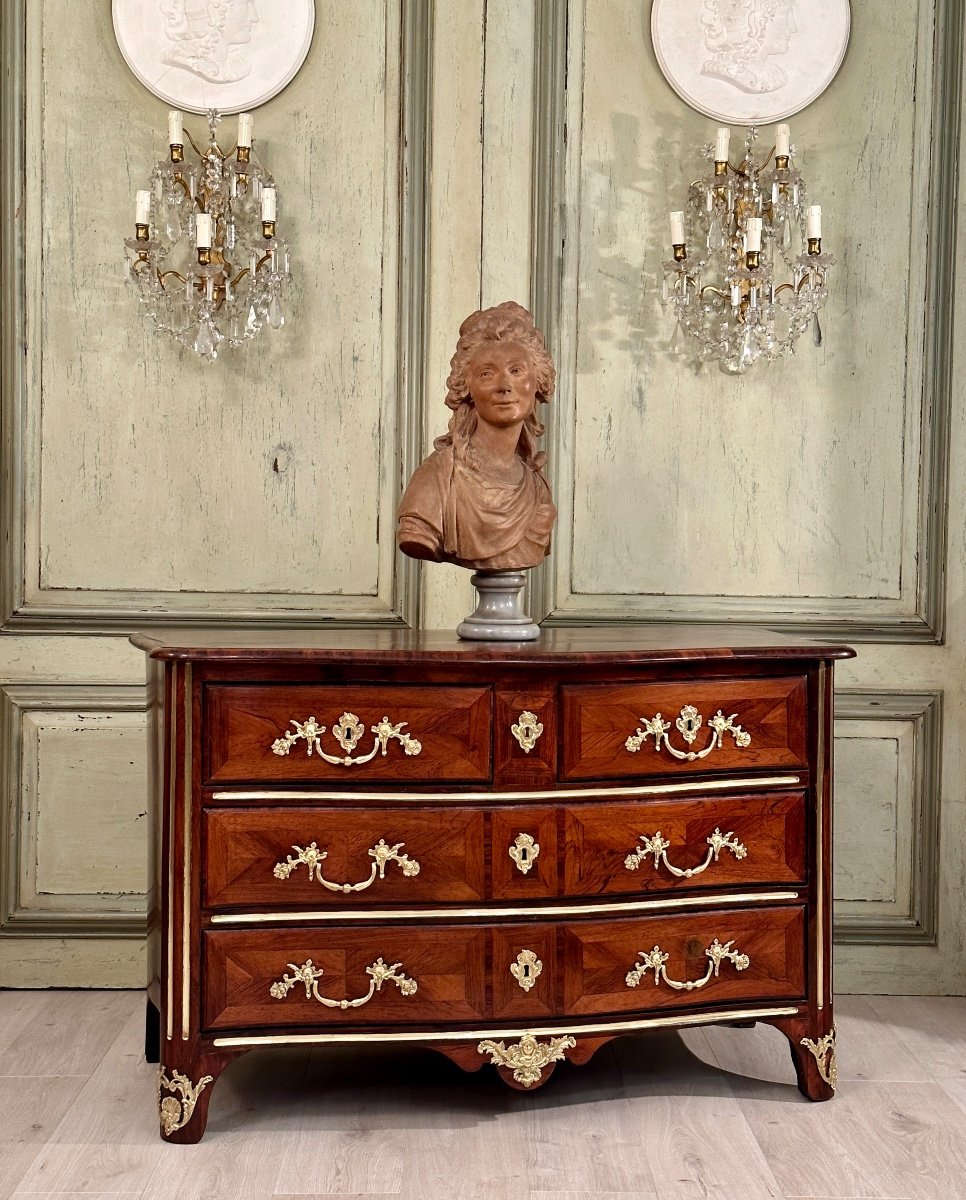 Commode Galbée d'Epoque Régence XVIIIème Vers 1730