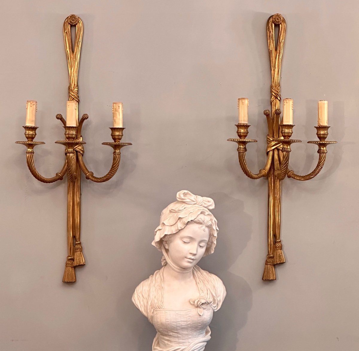 Importante Paire d'Appliques Bronze Doré De Style Louis XVI XIXème