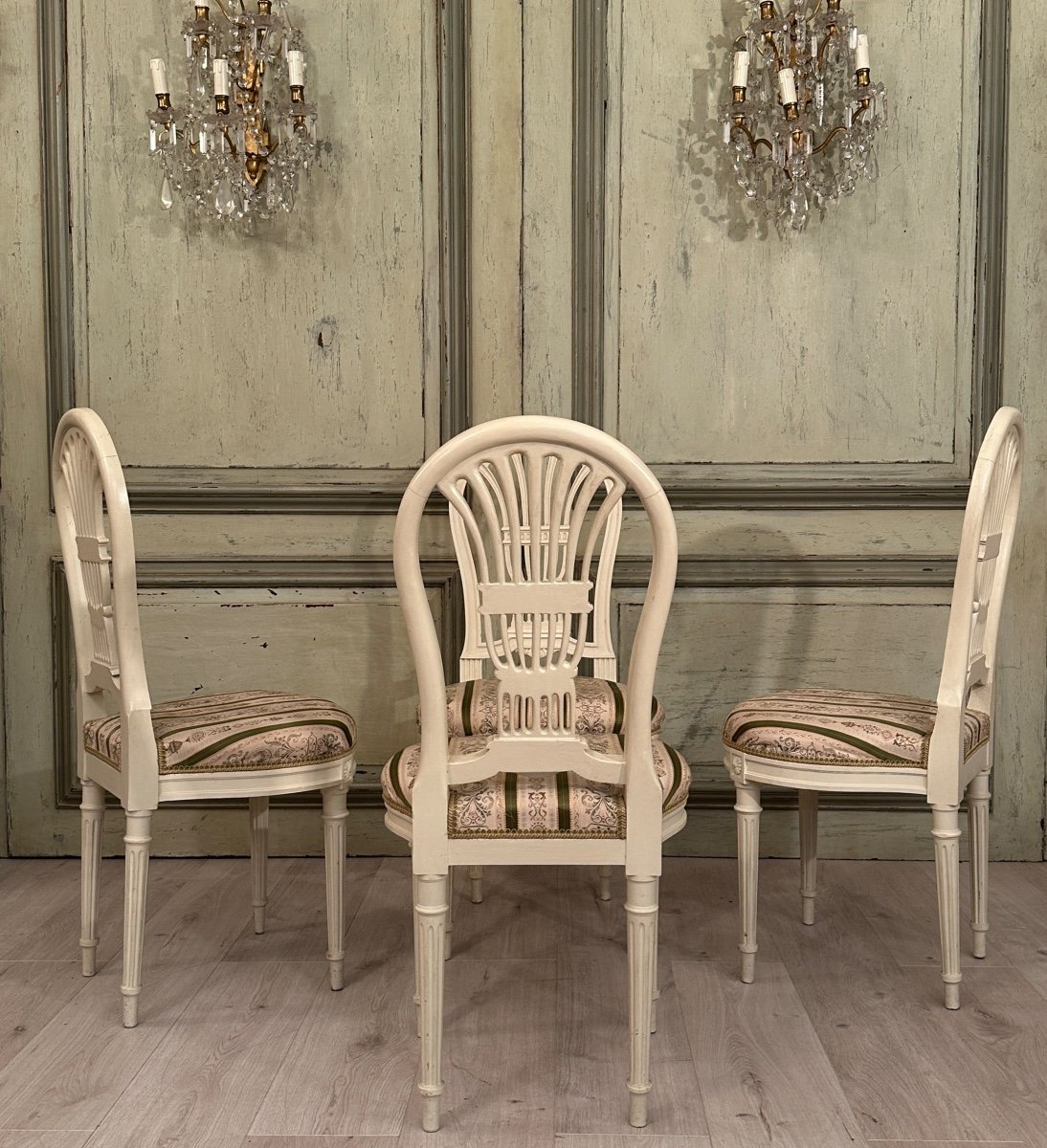 Ensemble De 4 Chaises En Bois Laqué Dossier Lyre De Style Louis XVI-photo-8