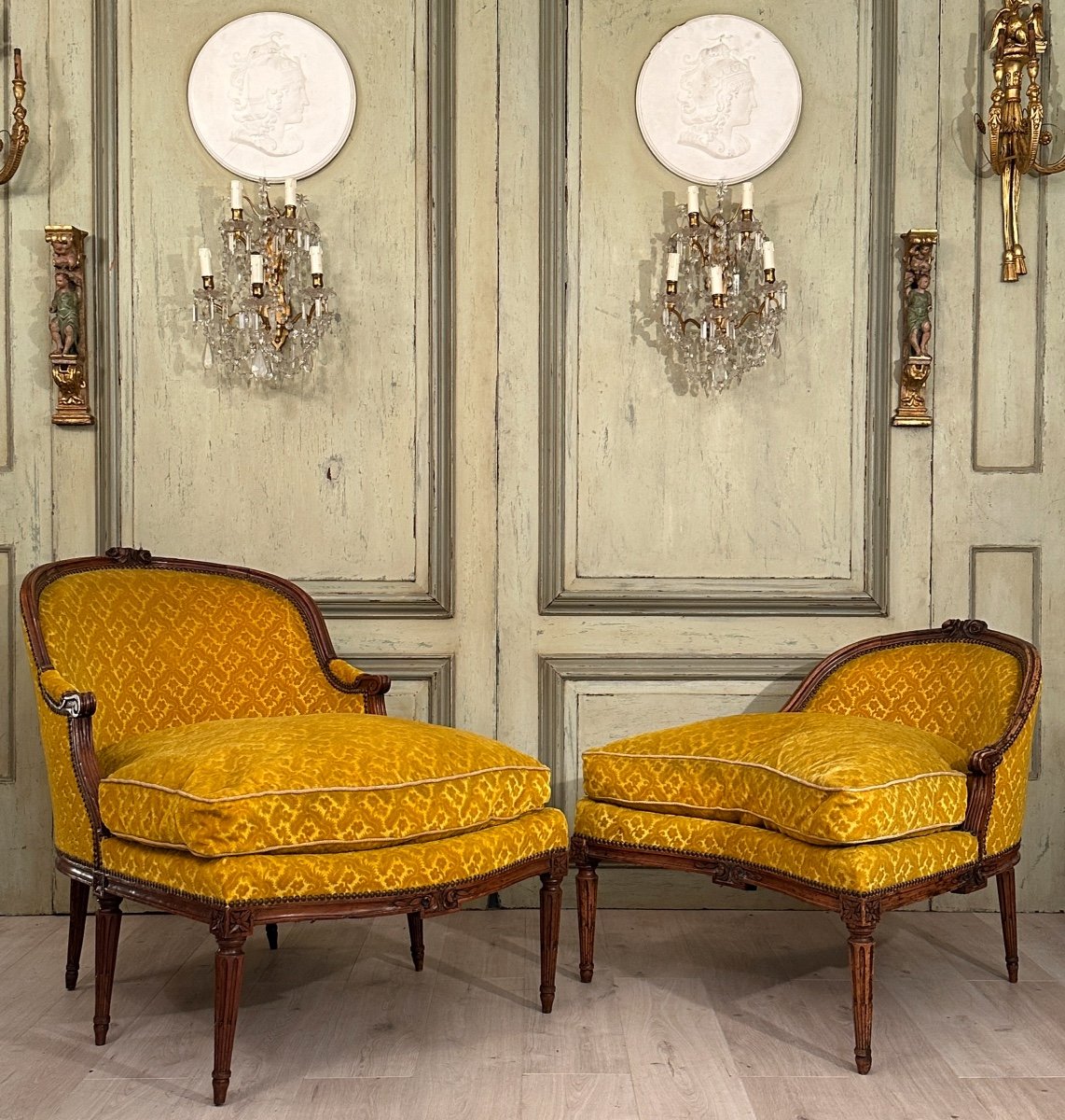 Broken Duchess From The Louis XVI Period Circa 1780