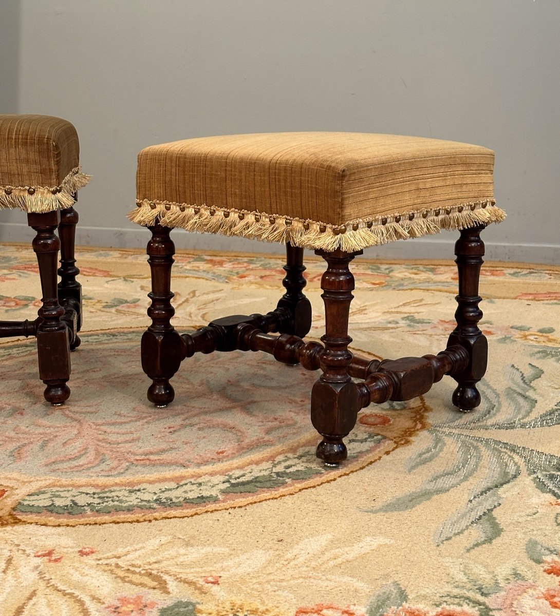 Suite De Tabourets d'Epoque Louis XIV Du XVIIème-photo-1