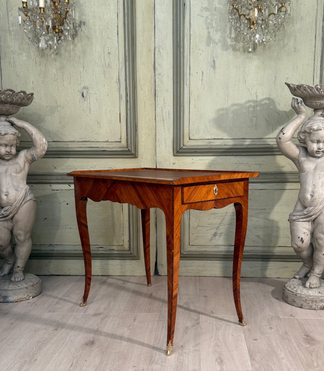 Bureau De Dame Bois de Rose d'Epoque Louis XV Vers 1750
