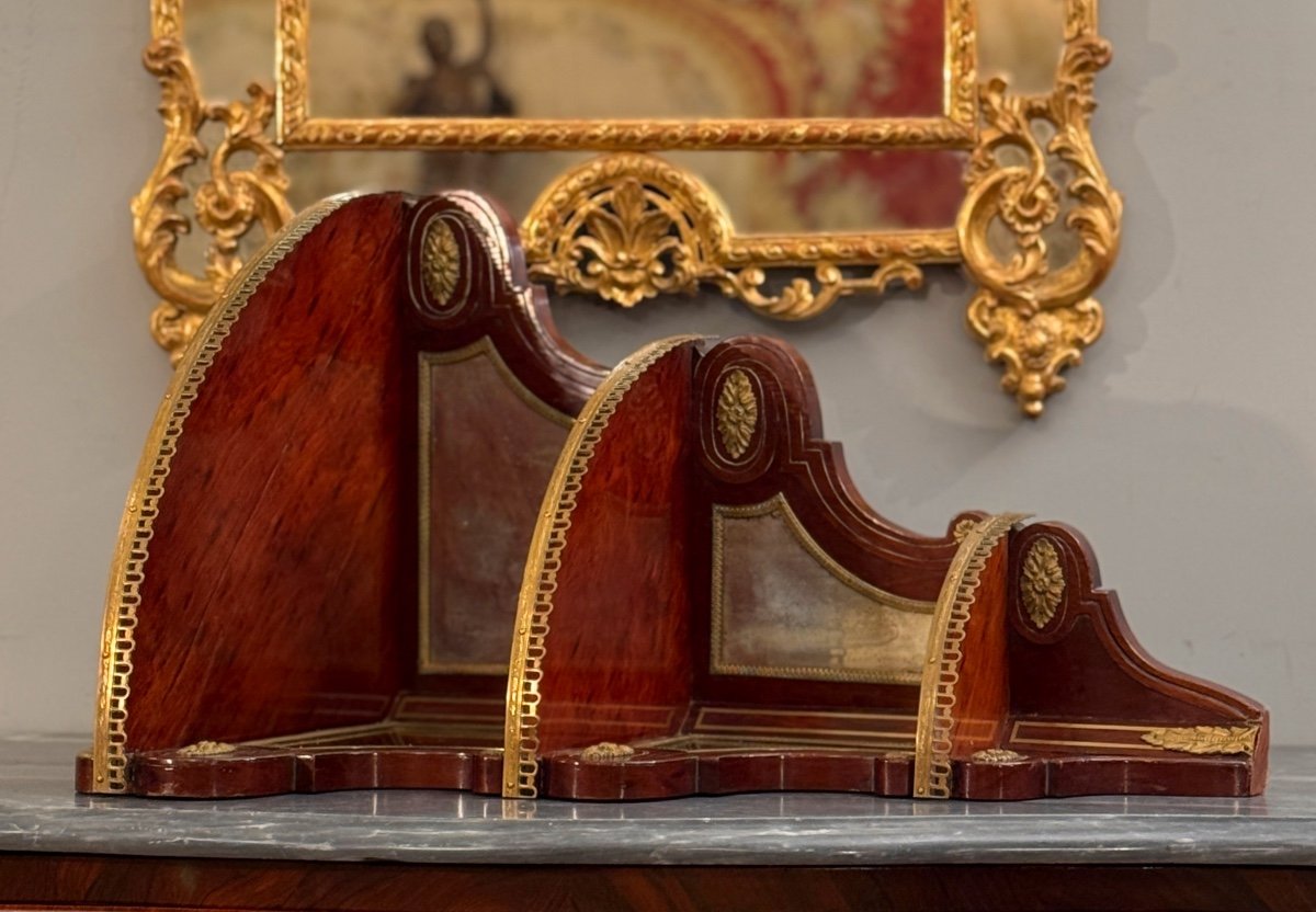 Pair Of Louis XVI Style Speckled Mahogany Corner Shelves, 19th Century-photo-1