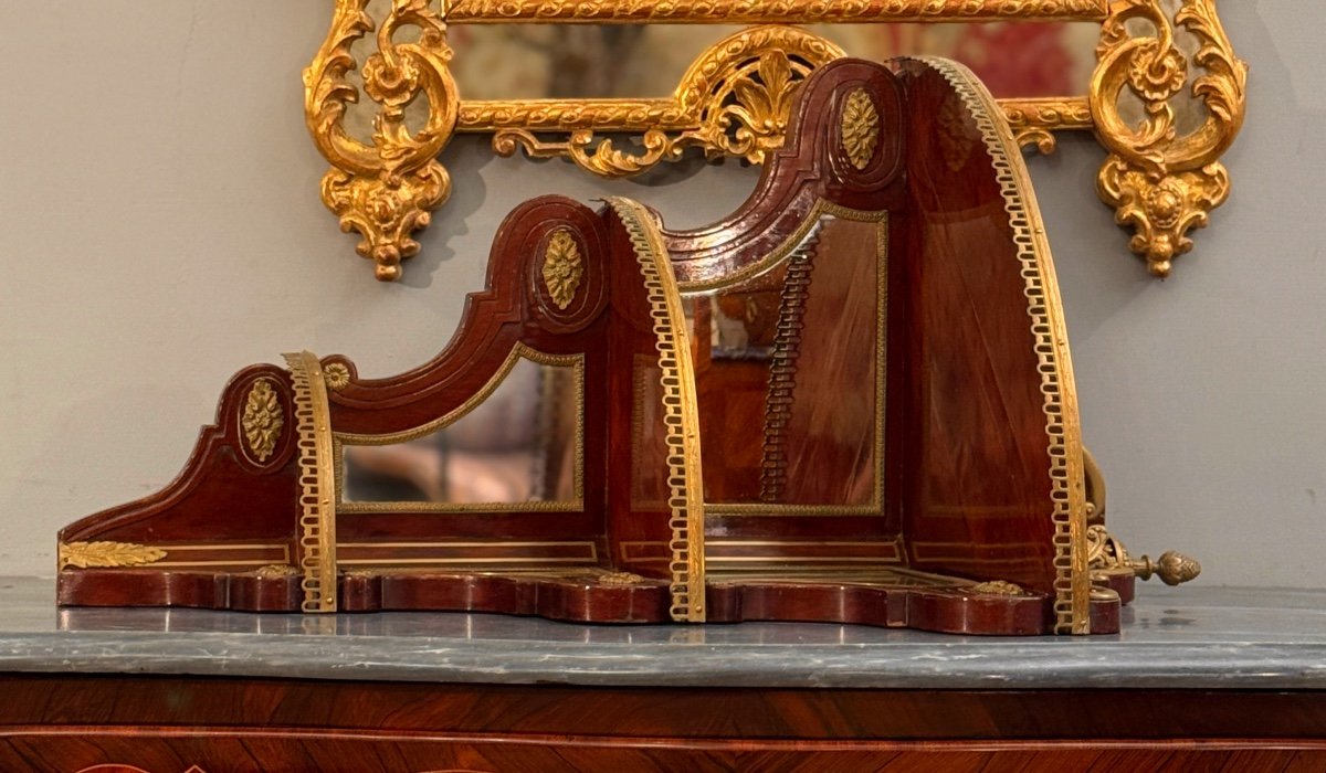 Pair Of Louis XVI Style Speckled Mahogany Corner Shelves, 19th Century-photo-3