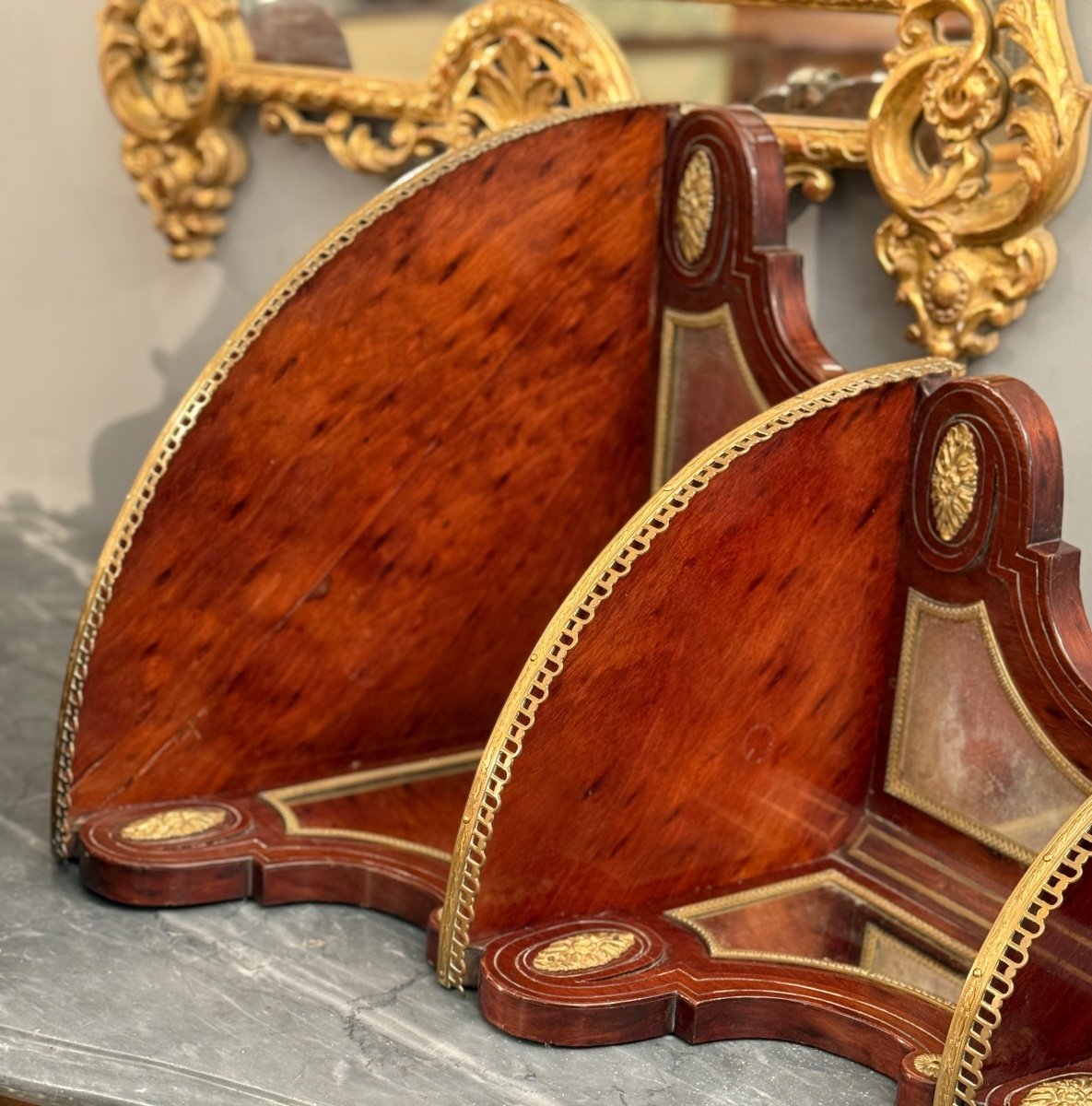 Pair Of Louis XVI Style Speckled Mahogany Corner Shelves, 19th Century-photo-4