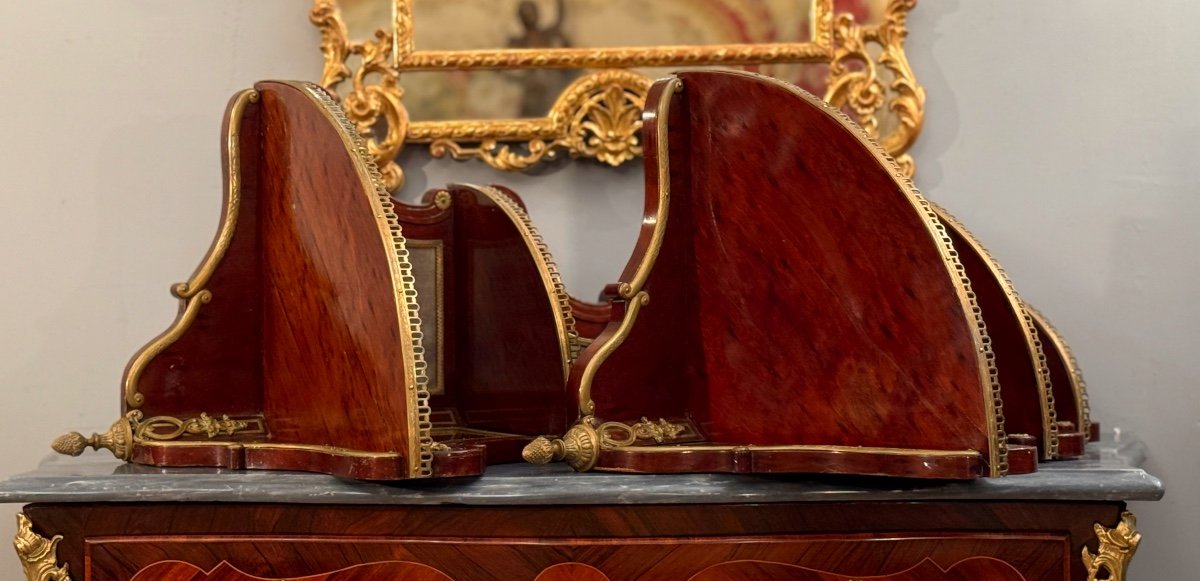 Pair Of Louis XVI Style Speckled Mahogany Corner Shelves, 19th Century-photo-5