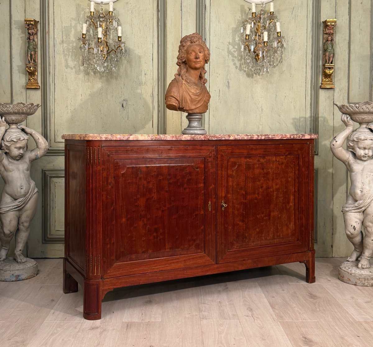 Important Buffet De Chasse En Acajou Moucheté d'Epoque Louis XVI Vers 1780