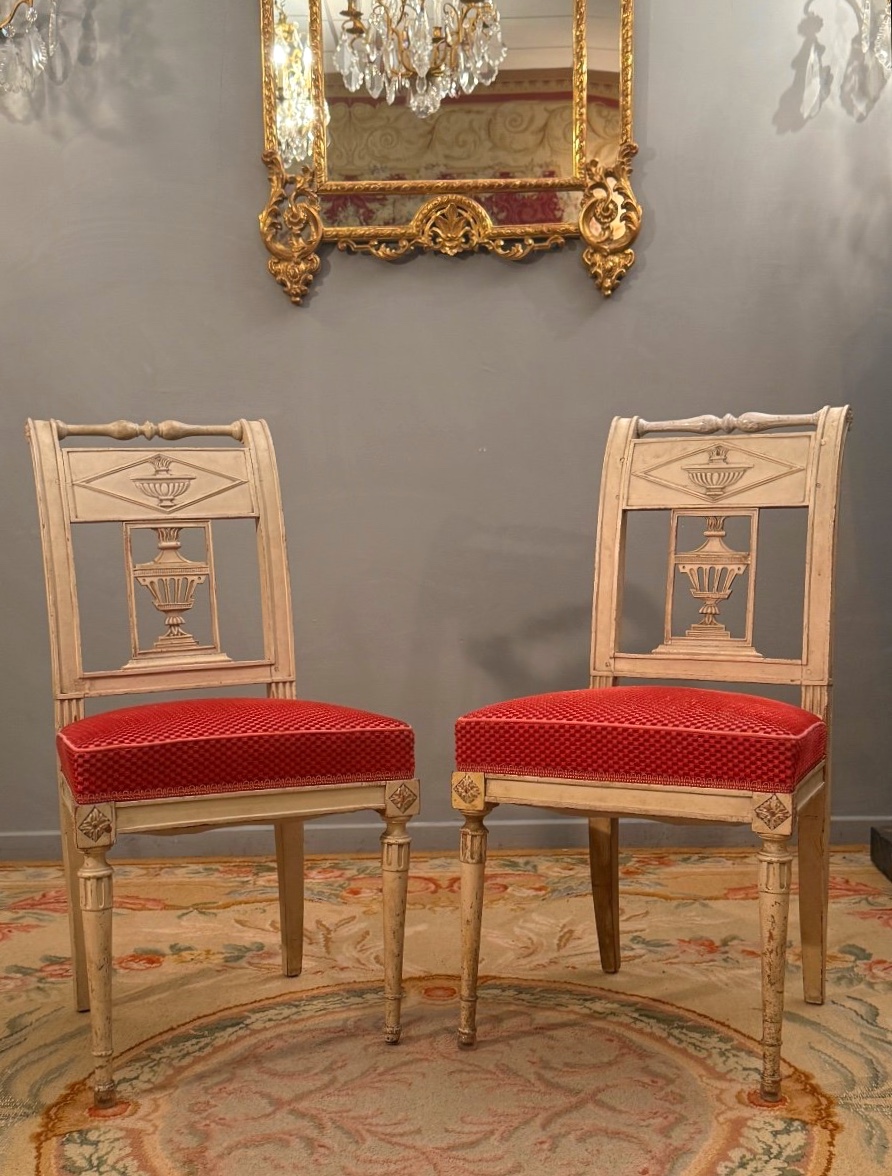 Paire De Chaises En Bois Laqué d'Epoque Directoire Vers 1795-photo-2