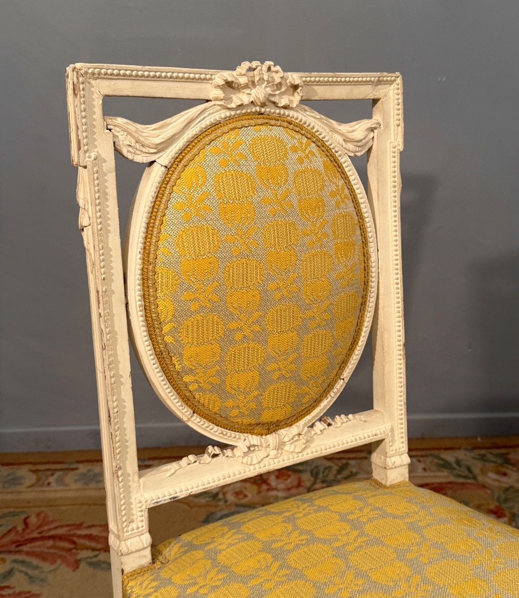 Mobilier de Château, Paire De Chaises En Bois Laqué De Style Louis XVI Epoque XIXème-photo-1