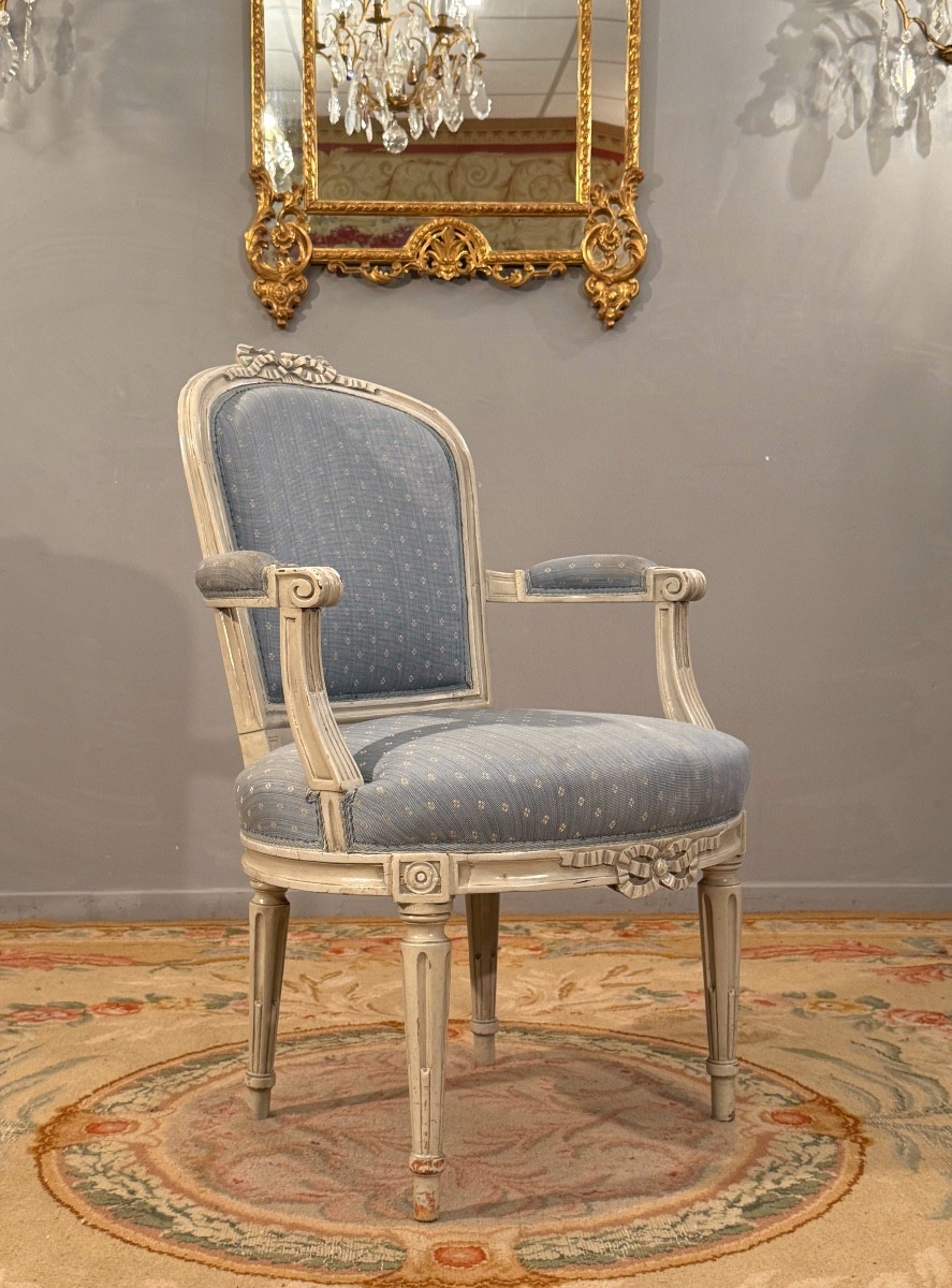 Fauteuil en Bois Laqué d'Epoque Louis XVI, Vers 1780