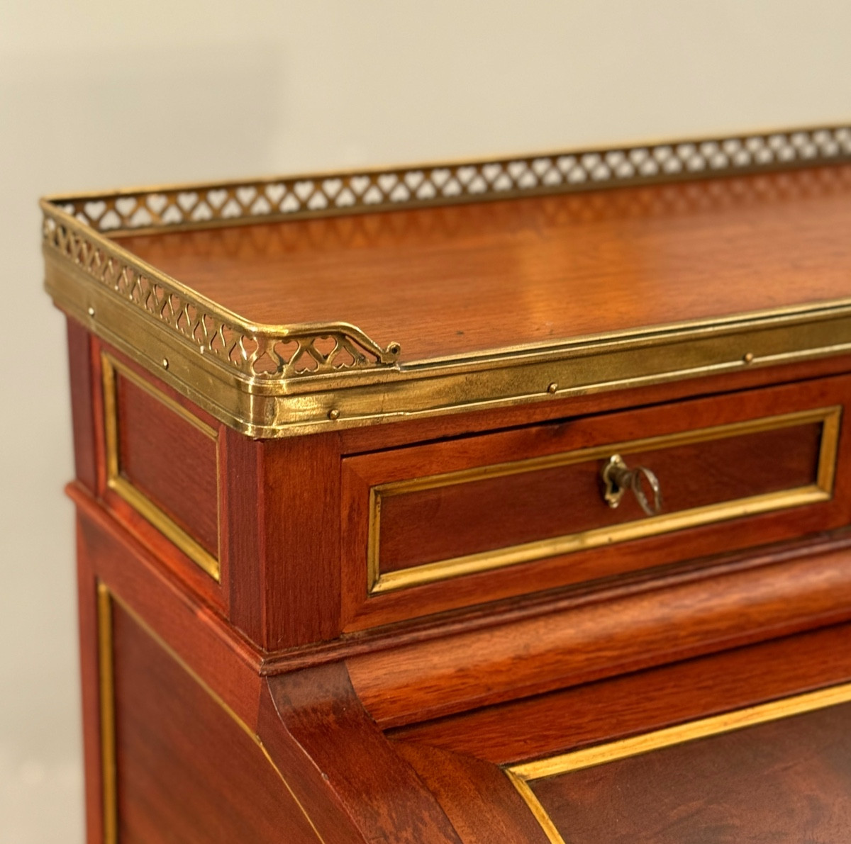 Petit Bureau Cylindre en Acajou d'Epoque Louis XVI, Vers 1780-photo-2