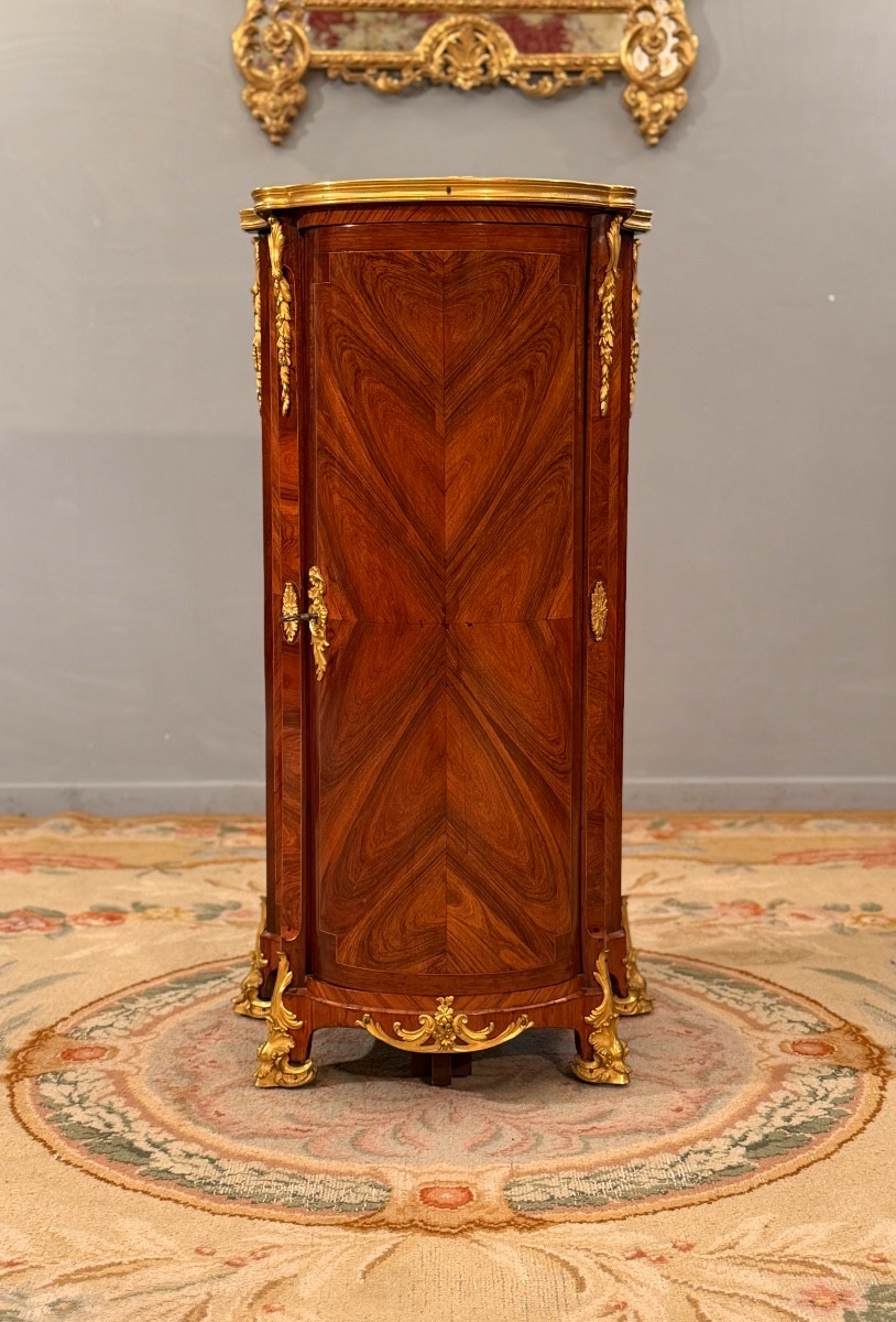 Small Louis XV - Louis XVI Transition Style Marquetry Entry-level Cabinet-photo-3