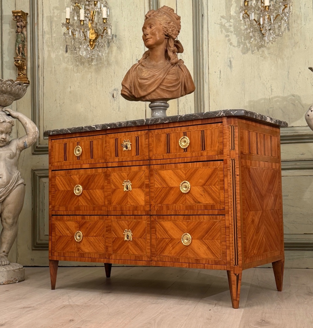Commode en Marqueterie d'Epoque Louis XVI, Vers 1780