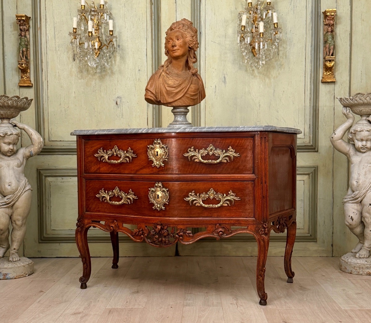 Provençal Walnut Chest Of Drawers From The Louis XV-louis XVI Transitional Period, 18th Century.