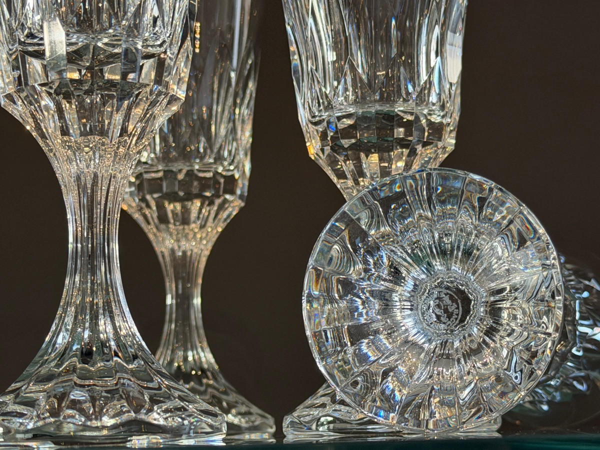 Maison Baccarat, Modèle ASSAS, Série de 8 Verres à Vin Cristal Taillé-photo-3