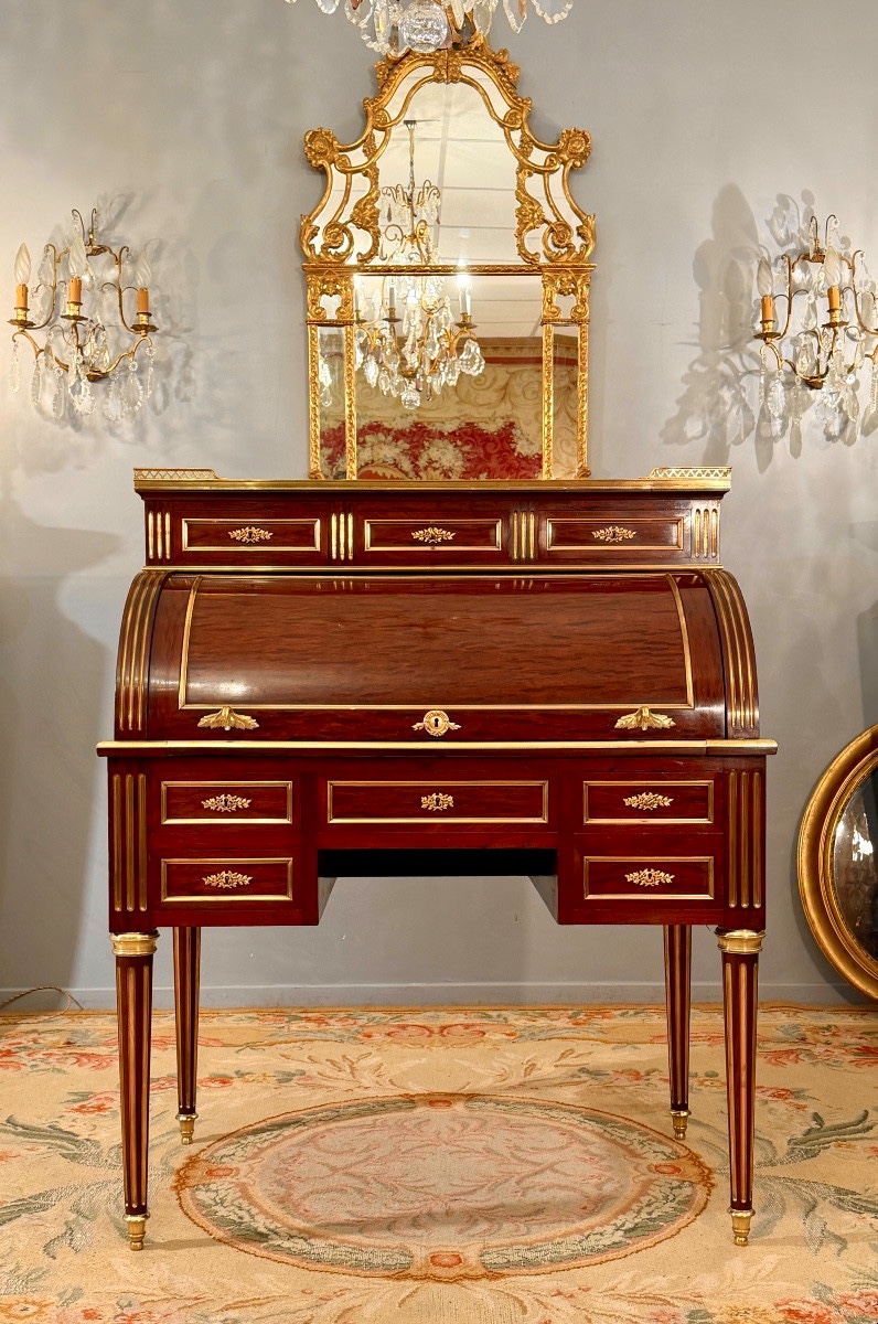 Louis XVI Period Speckled Mahogany Cylinder Desk, Circa 1780-photo-2