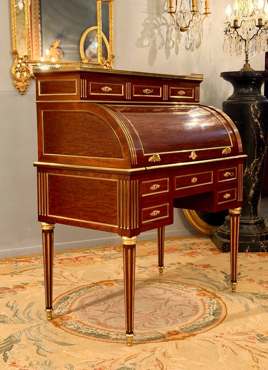 Louis XVI Period Speckled Mahogany Cylinder Desk, Circa 1780-photo-4