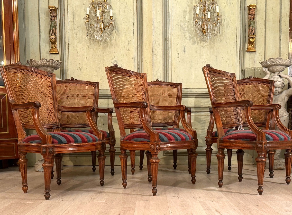 Mobilier de Salon en Noyer Mouluré et Sculpté d'Epoque louis XVI, Vers 1780-photo-3
