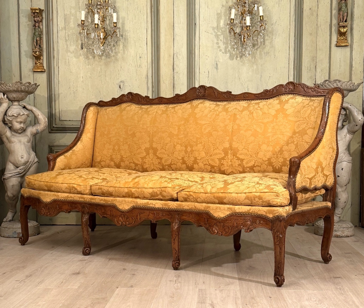 Important Canapé Banquette Mouluré et Sculpté d'Epoque Régence, Vers 1720-photo-3