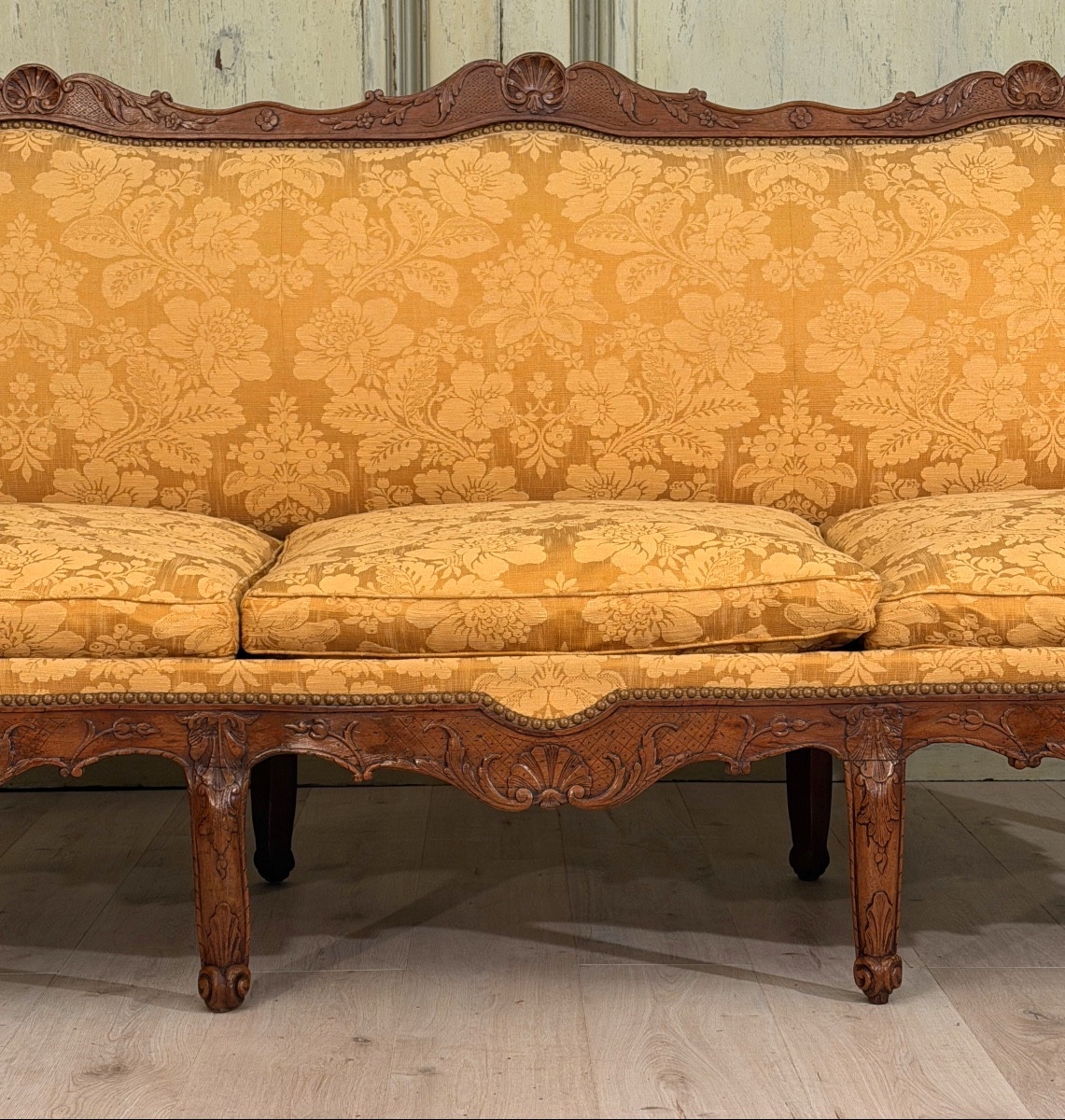 Important Canapé Banquette Mouluré et Sculpté d'Epoque Régence, Vers 1720-photo-4