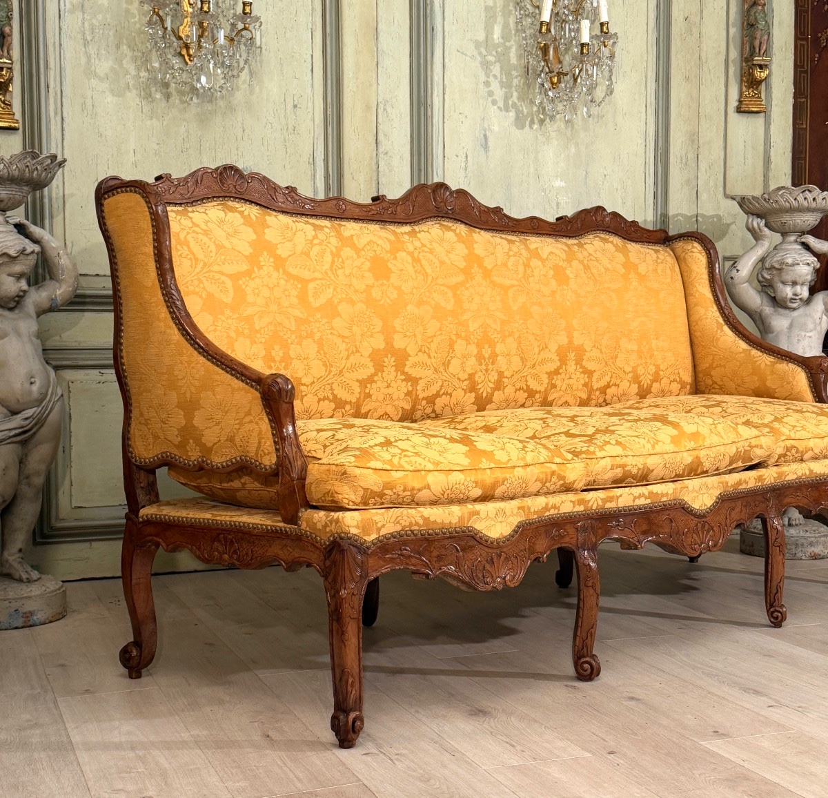 Important Canapé Banquette Mouluré et Sculpté d'Epoque Régence, Vers 1720-photo-7