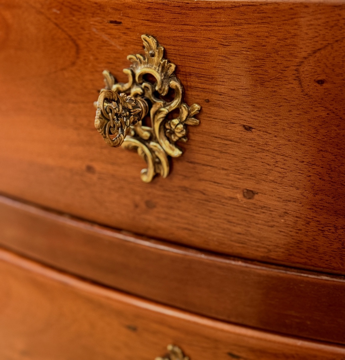 Louis XV Period Bombé Commode, 18th Century, Circa 1750-photo-3