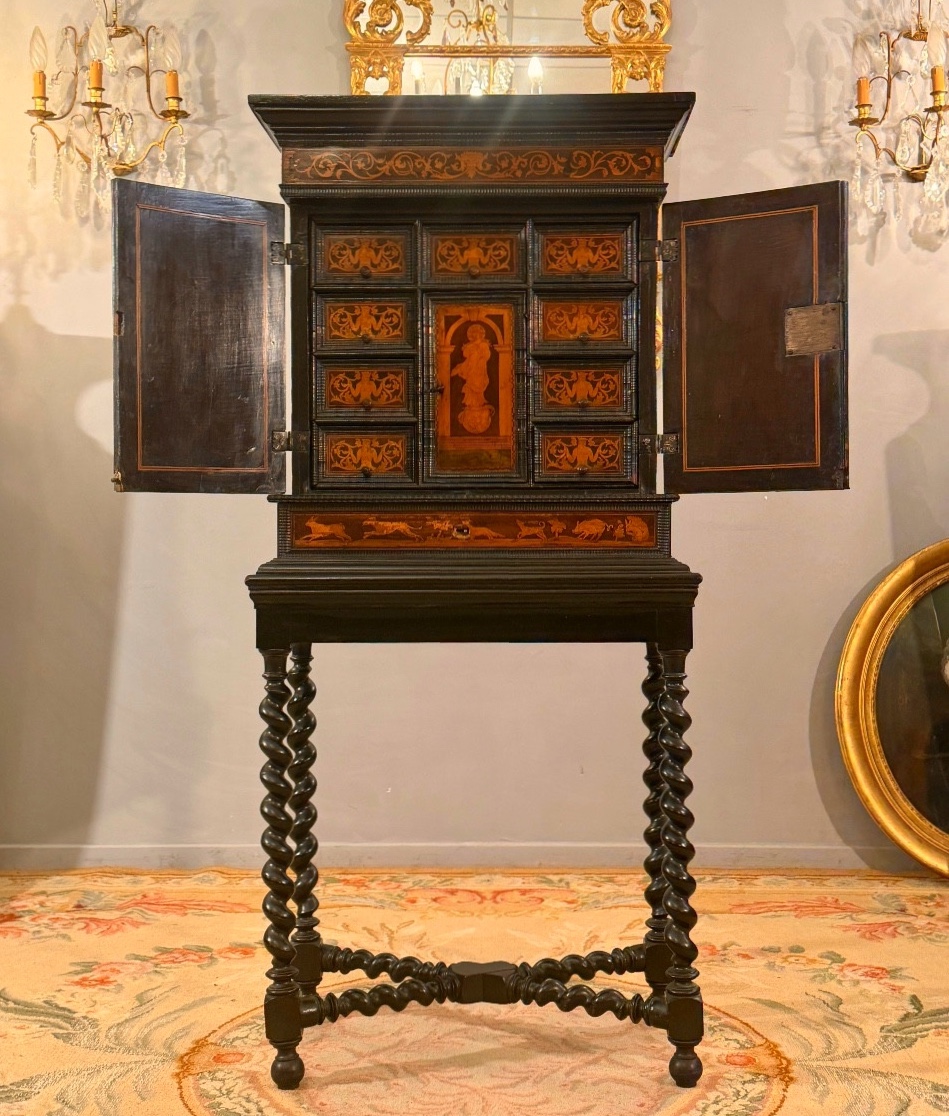 Cabinet Flamand Marqueterie d'Epoque XVIIème Siècle 