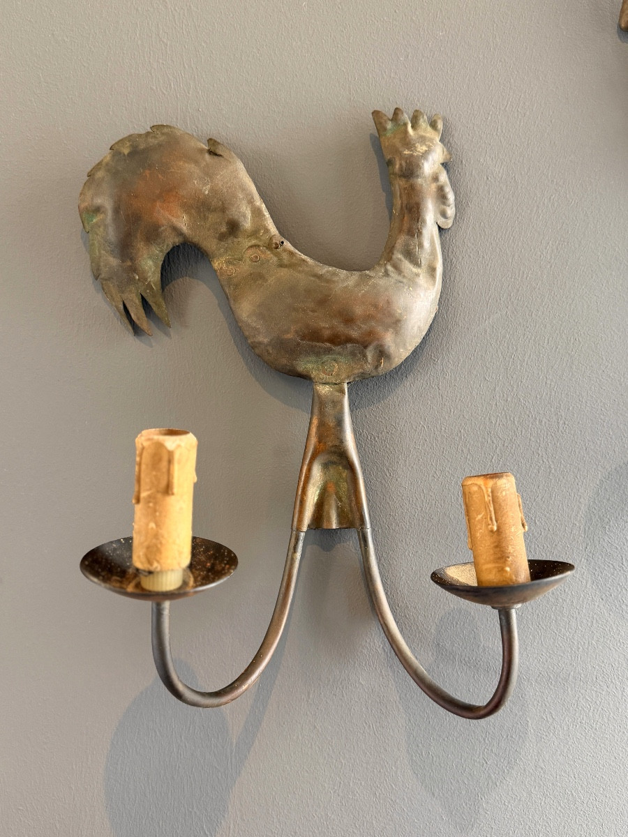 Cerenne Vallauris, Pair Of Rooster Wall Lamps In Hammered Brass About 1950-photo-3