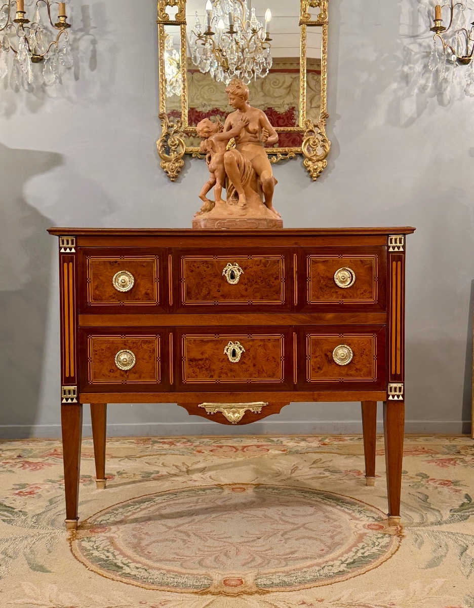 Commode en Marqueterie d'Epoque Louis XVI, Vers 1780