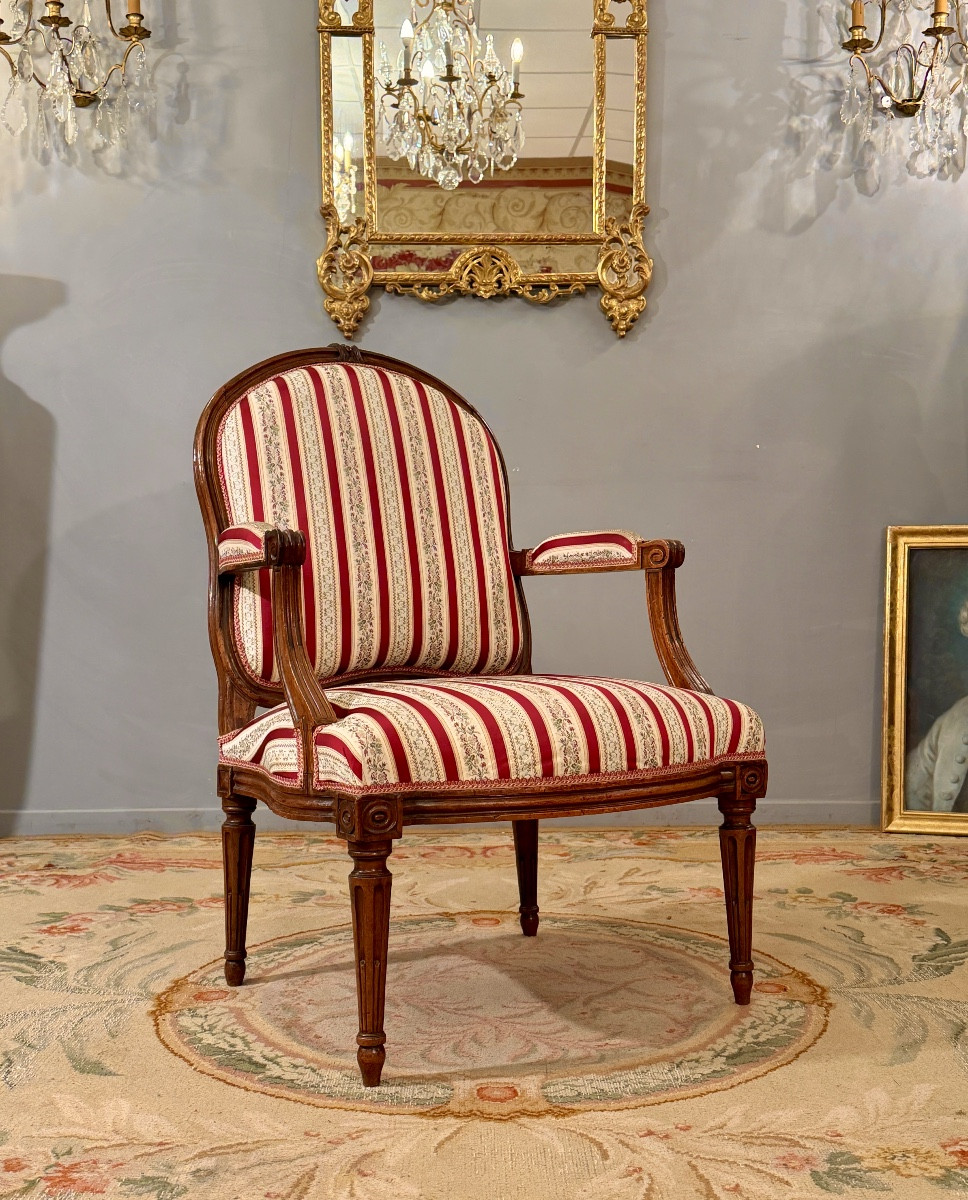 Large Louis XVI Period Fauteuil à La Reine, Circa 1780