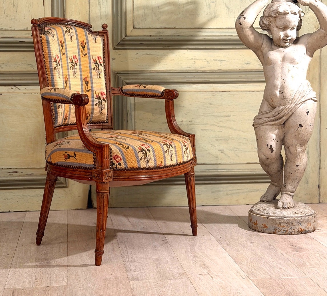 Fauteuil Cabriolet  d'Epoque Louis XVI, Vers 1780 