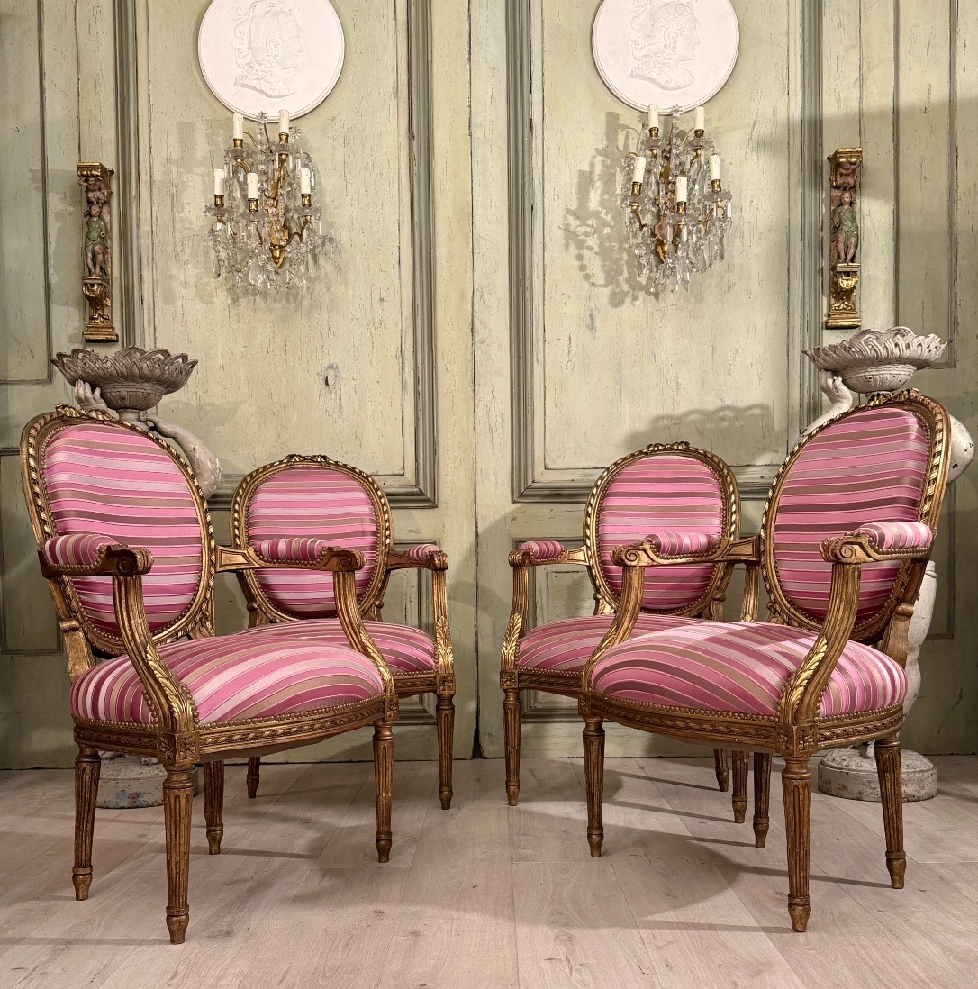 Suite de 4 Fauteuils de Style Louis XVI, Vers 1900