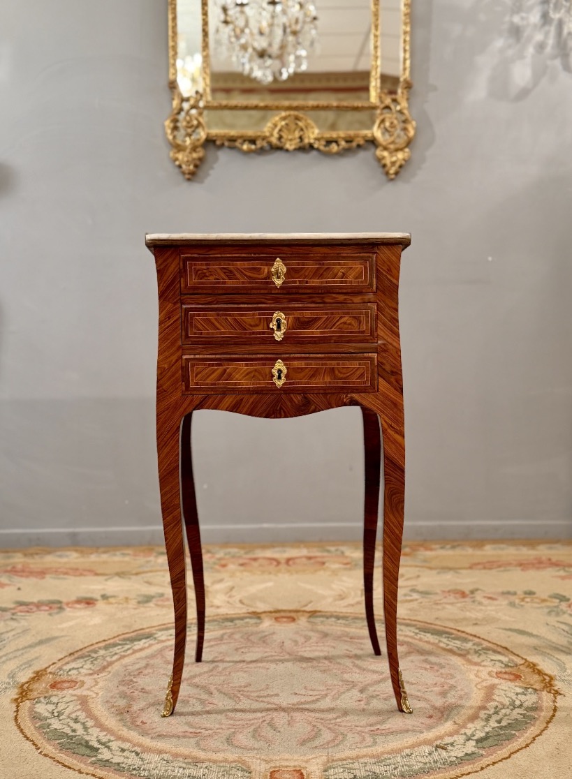 Sebastien VIE, Petite Table de Salon Estampillée d'Epoque Louis XV, XVIIIème