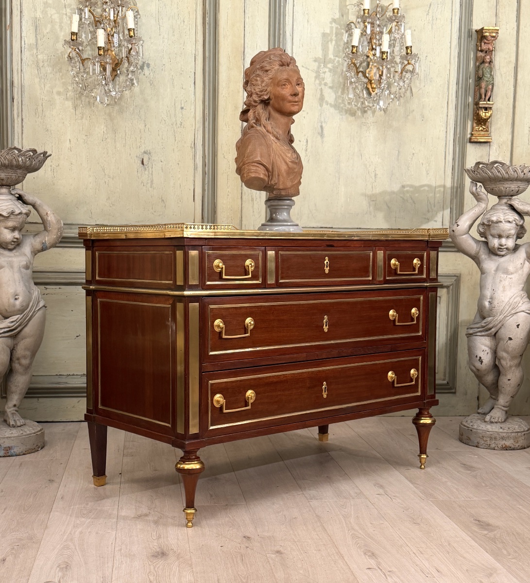 Commode d'Officier en Acajou d'Epoque Louis  XVI, Vers 1780
